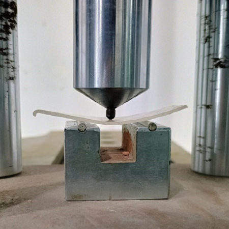 Effects of carbonated drinks, alcoholic drinks and mouthwashes with varying pH on mechanical properties and colour stability of various thermoplastic retainers, aligners and occlusal splints: an in-vitro study